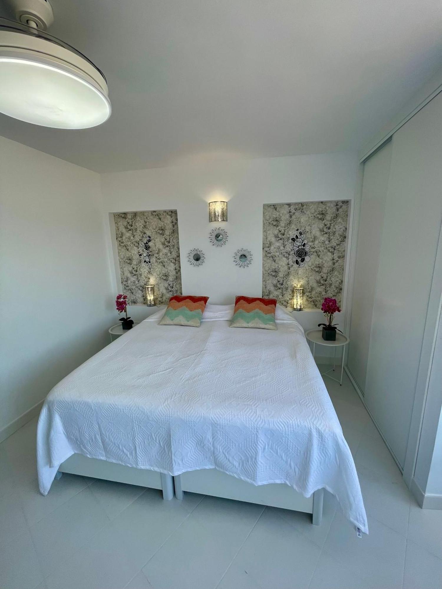 Apartment Sunny Beachside Retreat With Mountain And Sea Views Fuengirola